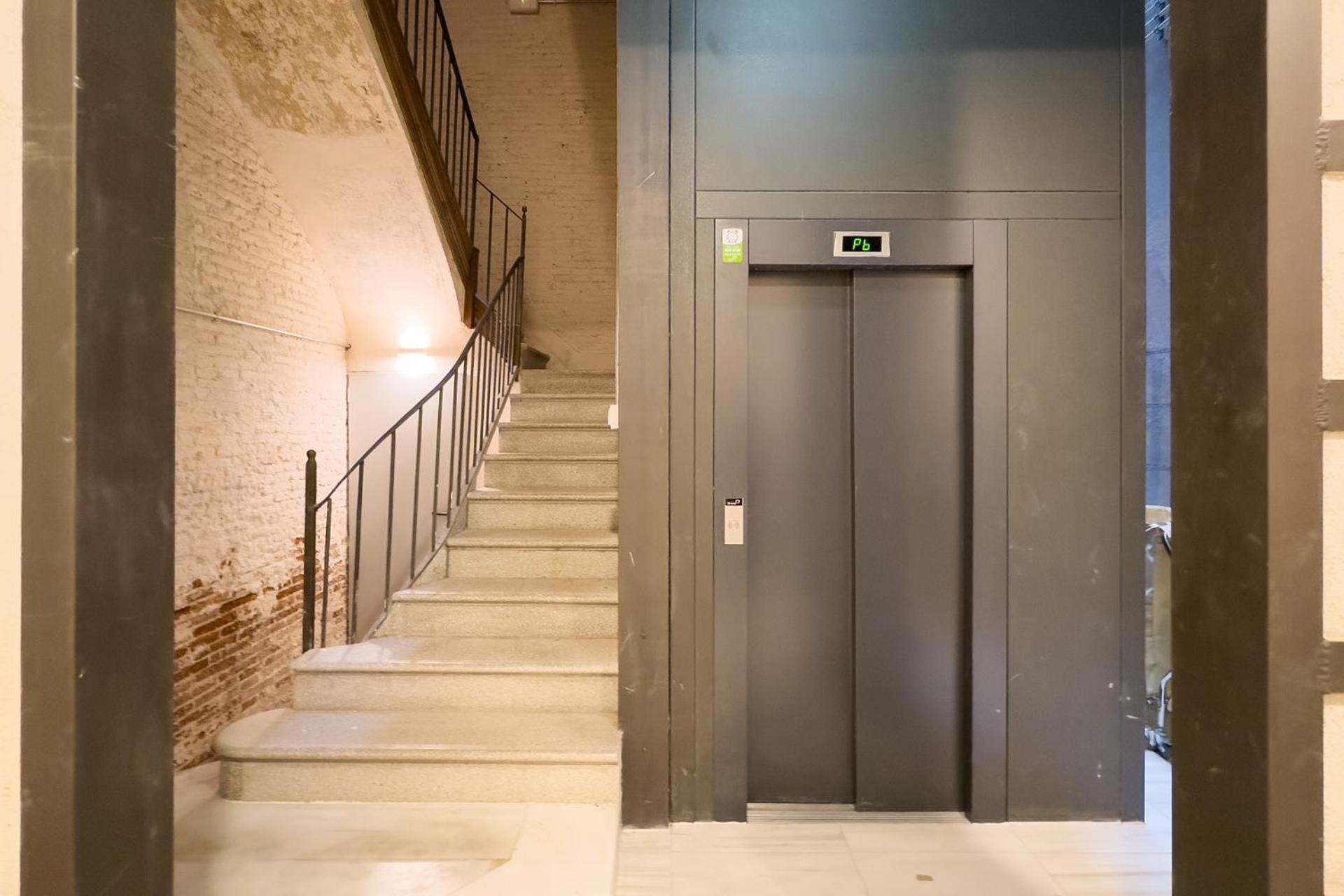 Urbandream Gothic Aartments & Studios Barcelona Bagian luar foto